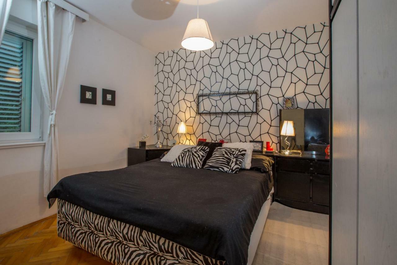 Apartment Valerija เยเซนิเซ ภายนอก รูปภาพ