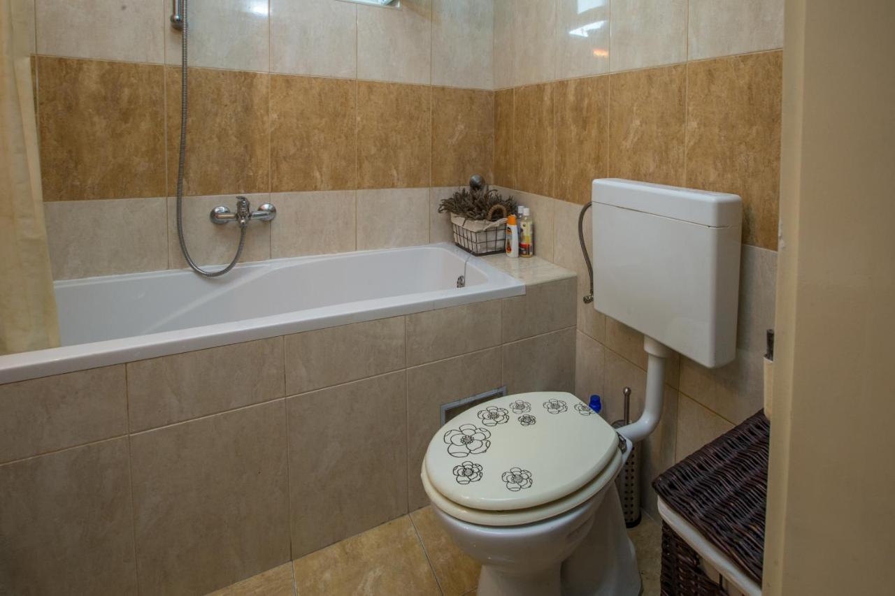 Apartment Valerija เยเซนิเซ ภายนอก รูปภาพ